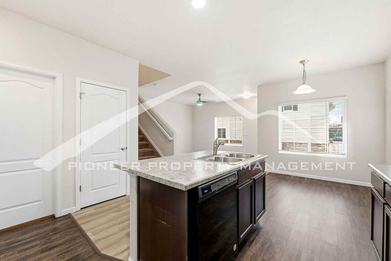 1526 Sepia Ave - Photo 6 of 26