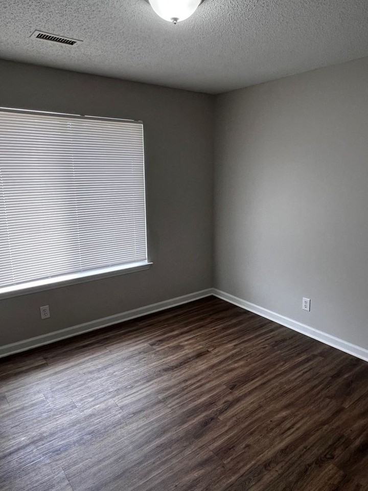 718 Westbrook Ct - Photo 6 of 6