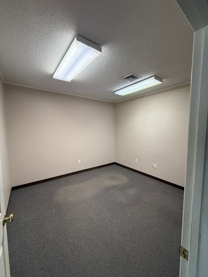 131 Dublin Square Rd #A - Photo 3 of 8