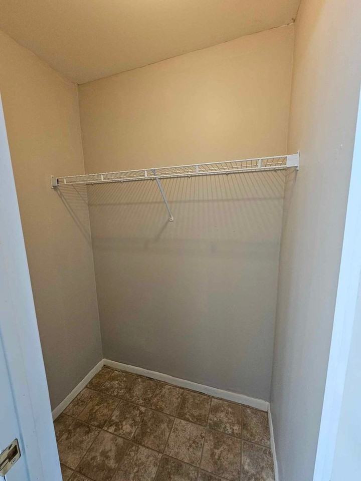 3938 Kenowa Ave Sw - Photo 5 of 11