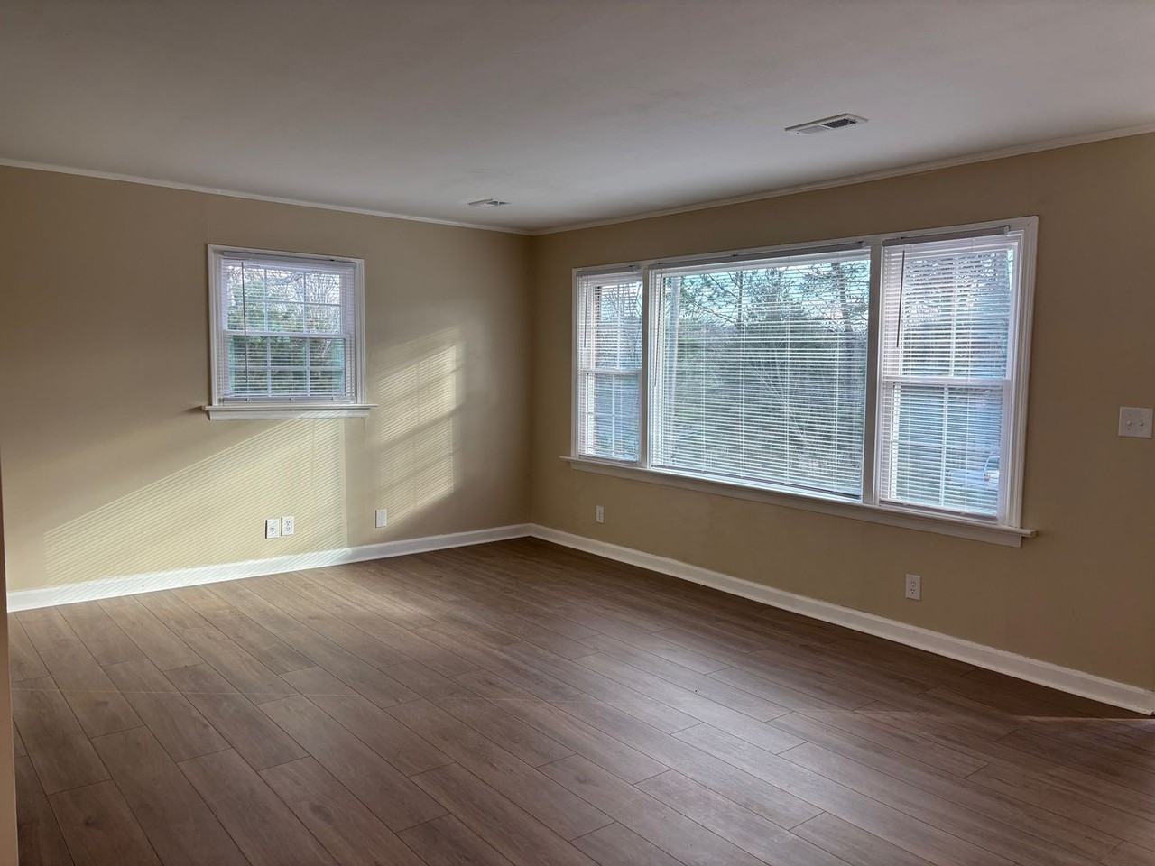 635 Oakgrove Rd - Photo 5 of 24