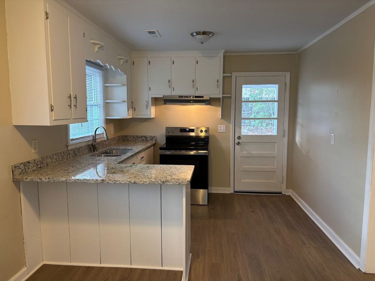 635 Oakgrove Rd - Photo 7 of 24