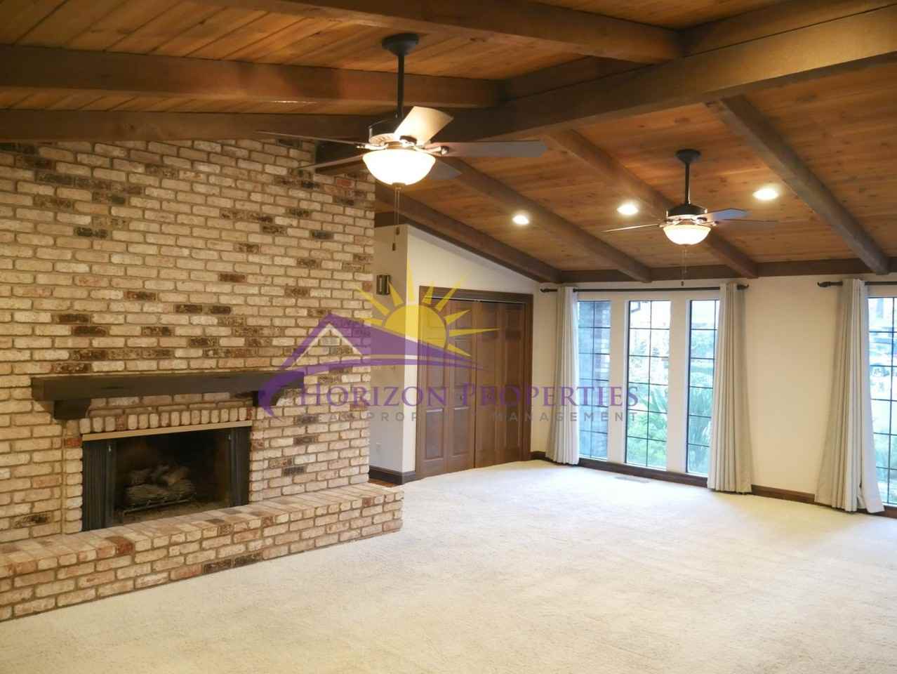 1216 Genesee Ct - Photo 5 of 34