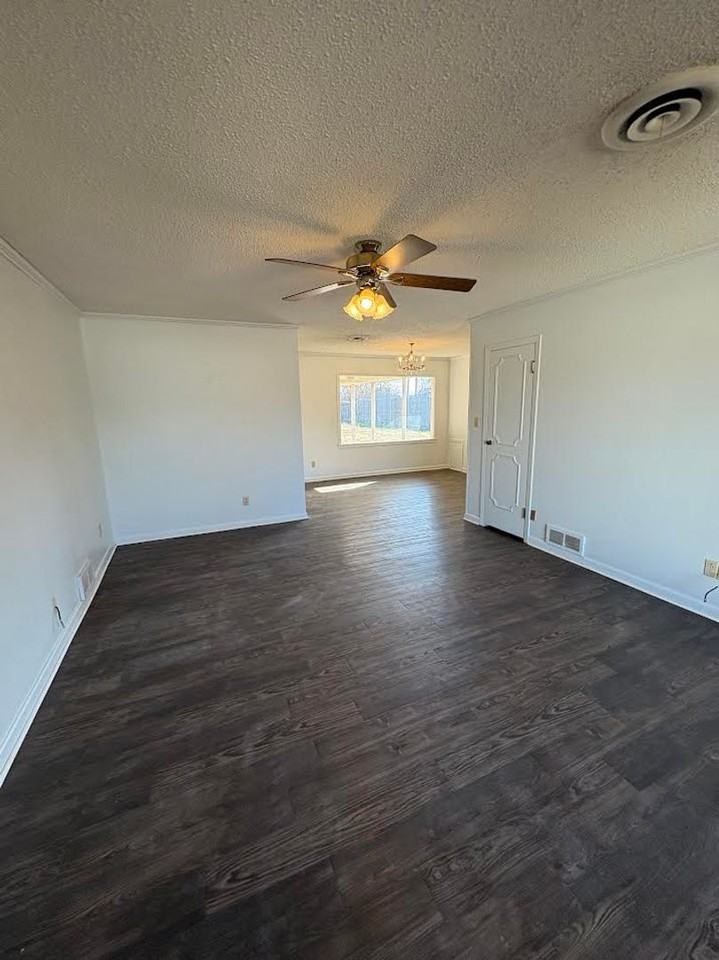 401 S Hoover St - Photo 2 of 15