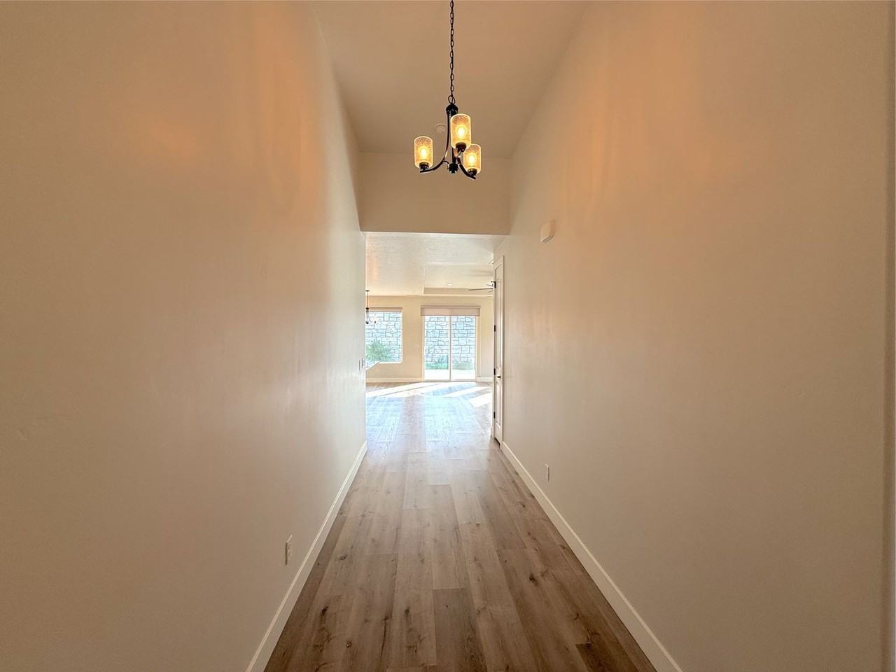 60 E 740 N - Photo 3 of 27