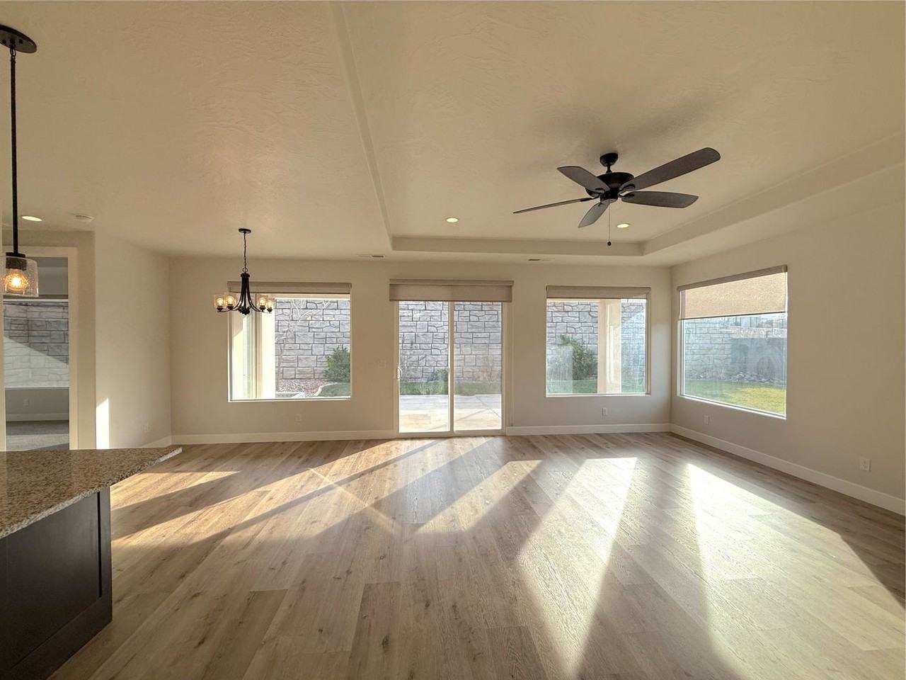 60 E 740 N - Photo 4 of 27