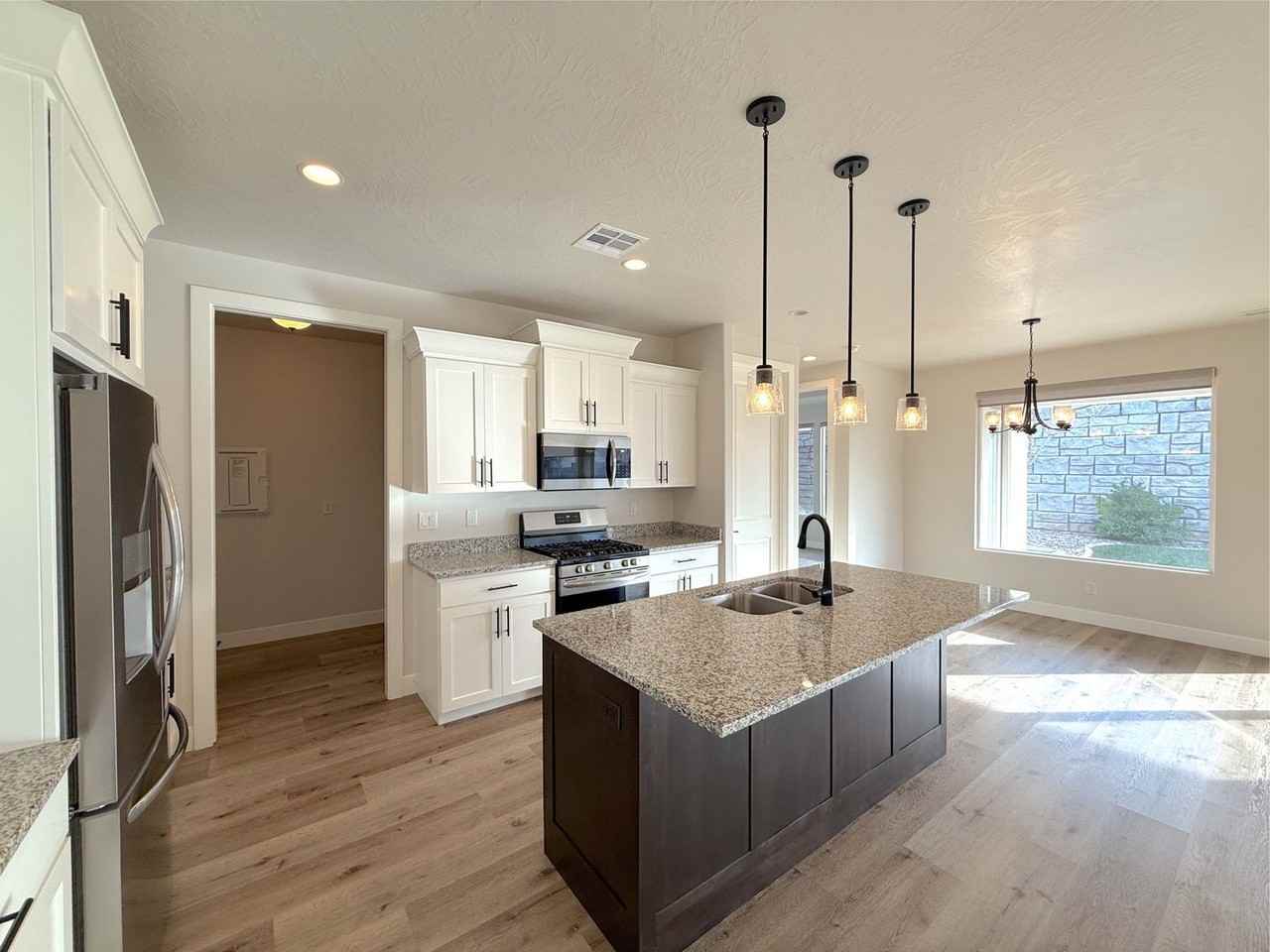 60 E 740 N - Photo 7 of 27