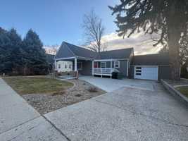 featured image of 816 Poly Dr