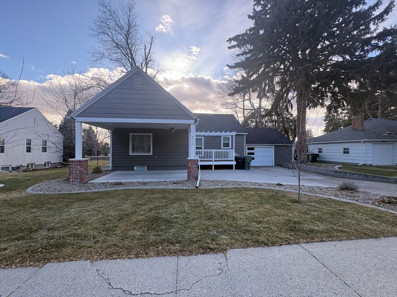 816 Poly Dr - Photo 2 of 34