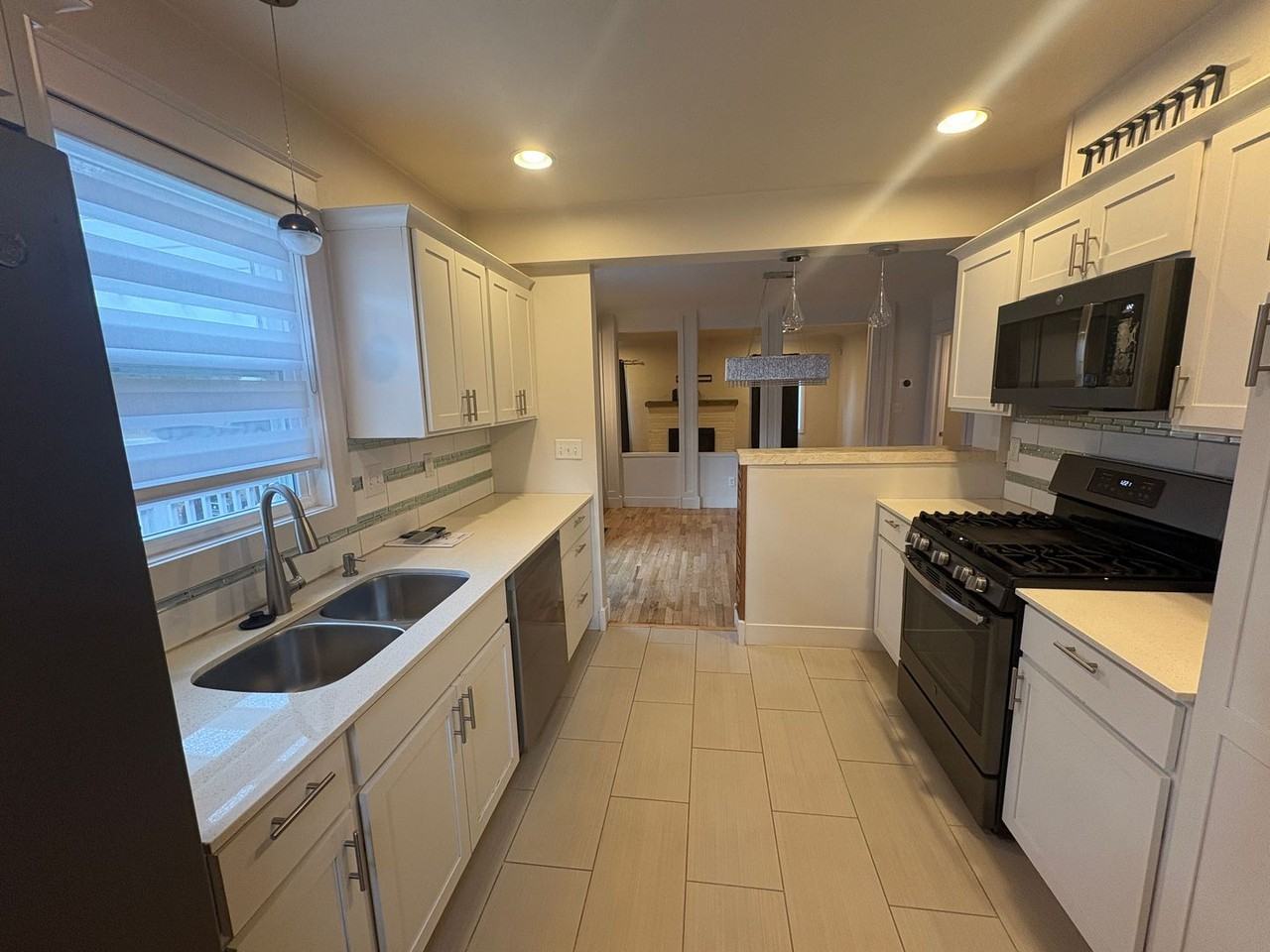 816 Poly Dr - Photo 6 of 34