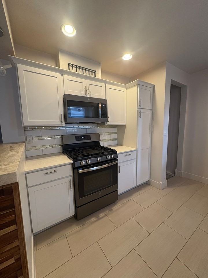 816 Poly Dr - Photo 7 of 34