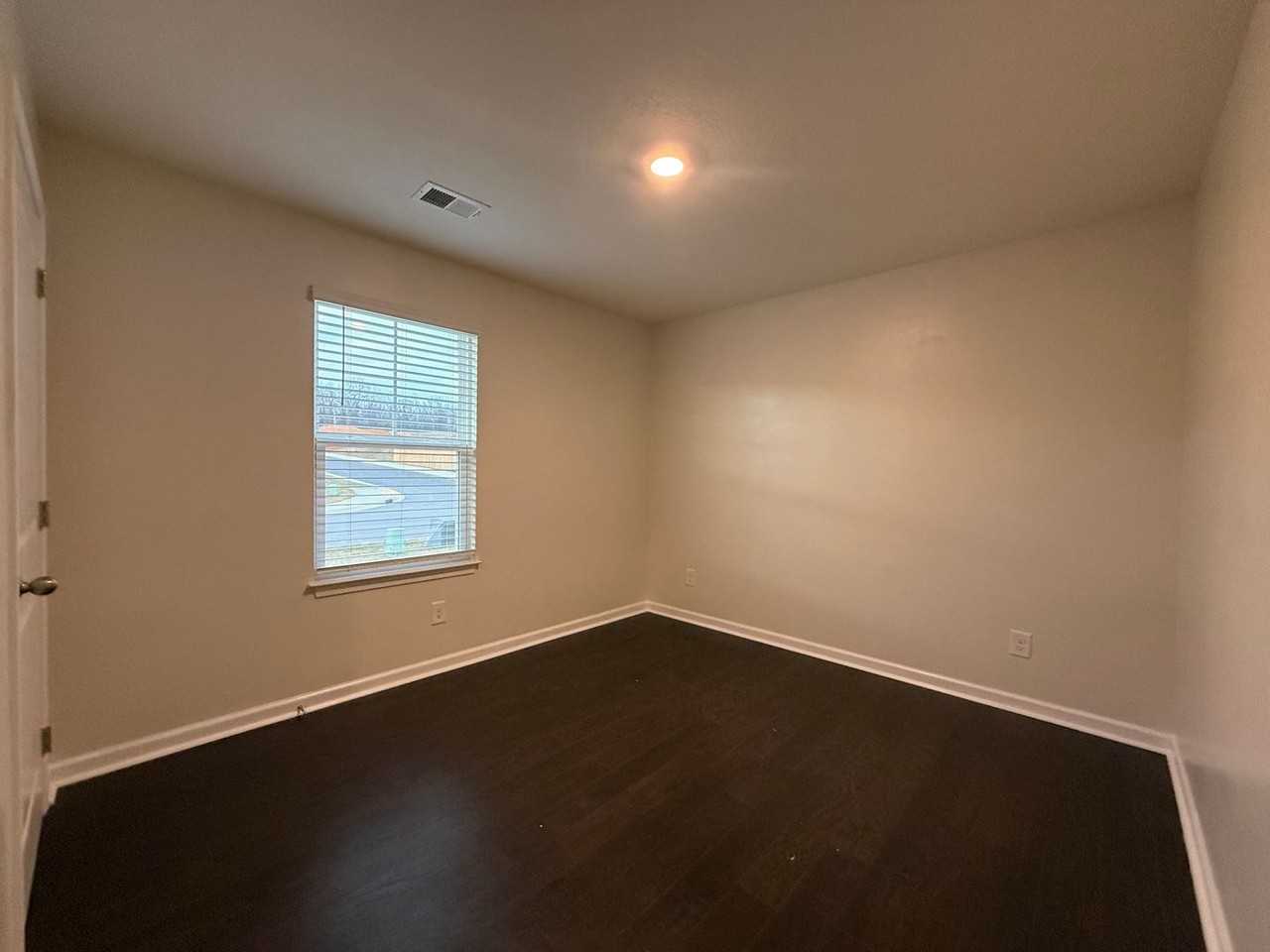 1038 Persimmon Holw - Photo 3 of 33