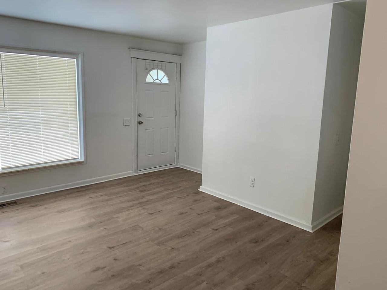 29131 Rosewood St - Photo 4 of 9