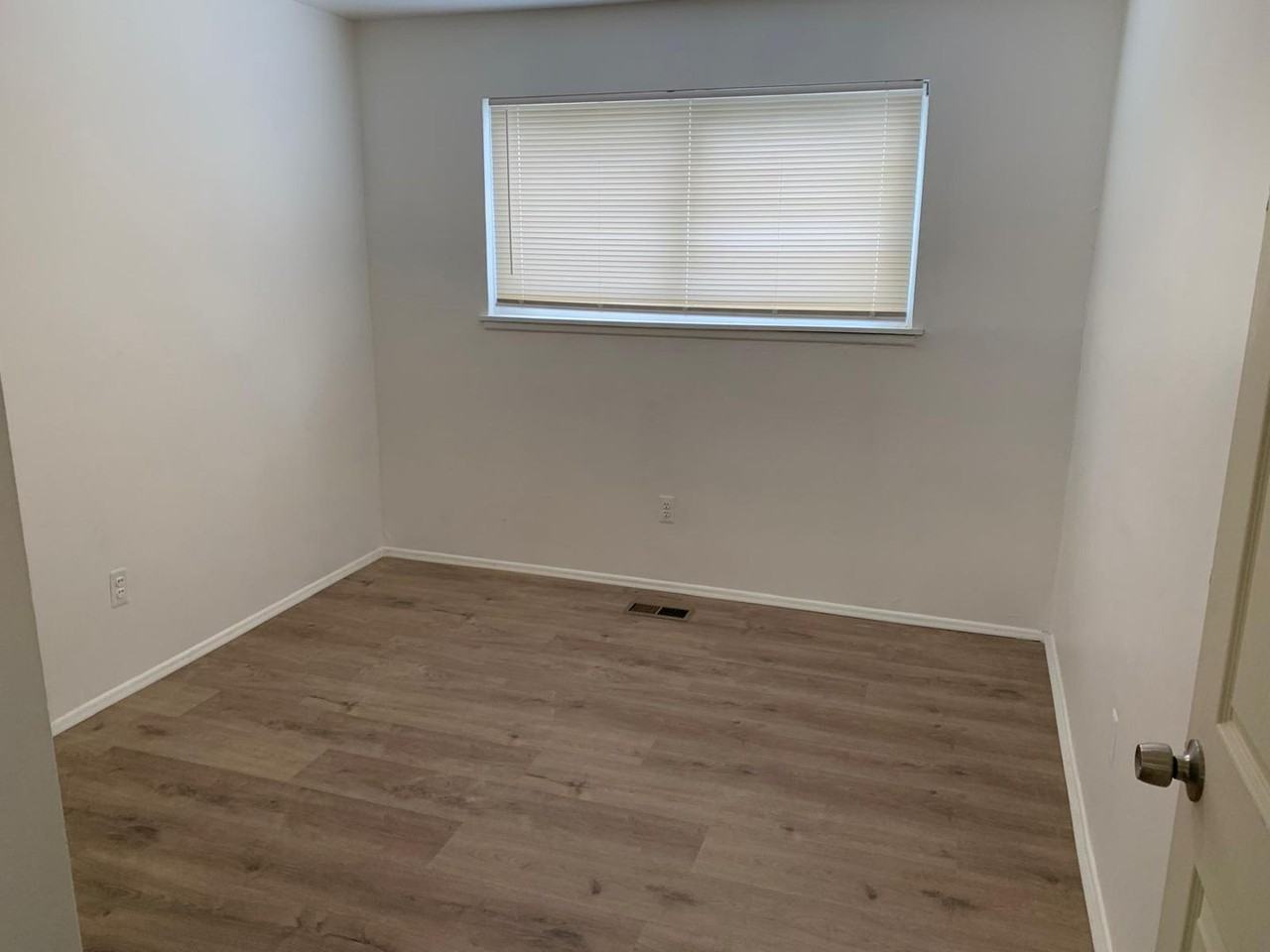 29131 Rosewood St - Photo 6 of 9