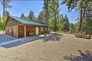 featured image of 425 Larch Ln