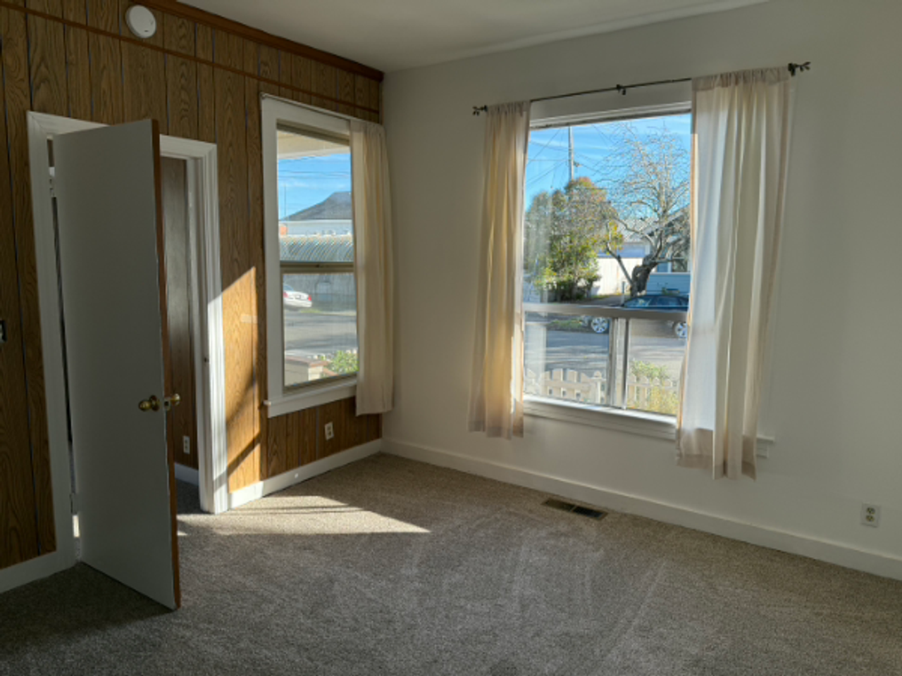 16A West St - Photo 3 of 10