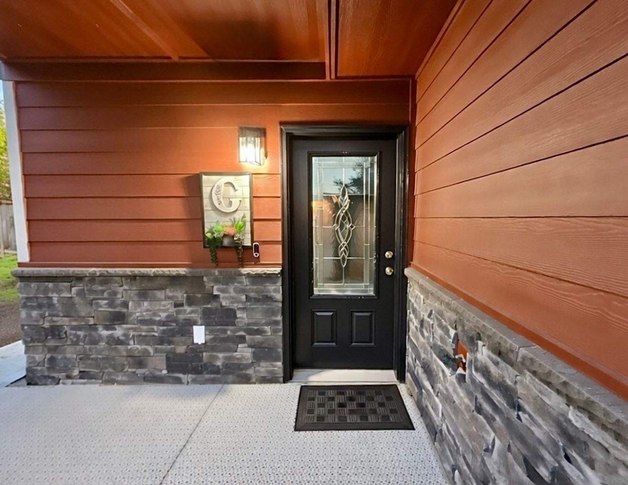 7109 Rainier Dr - Photo 2 of 24