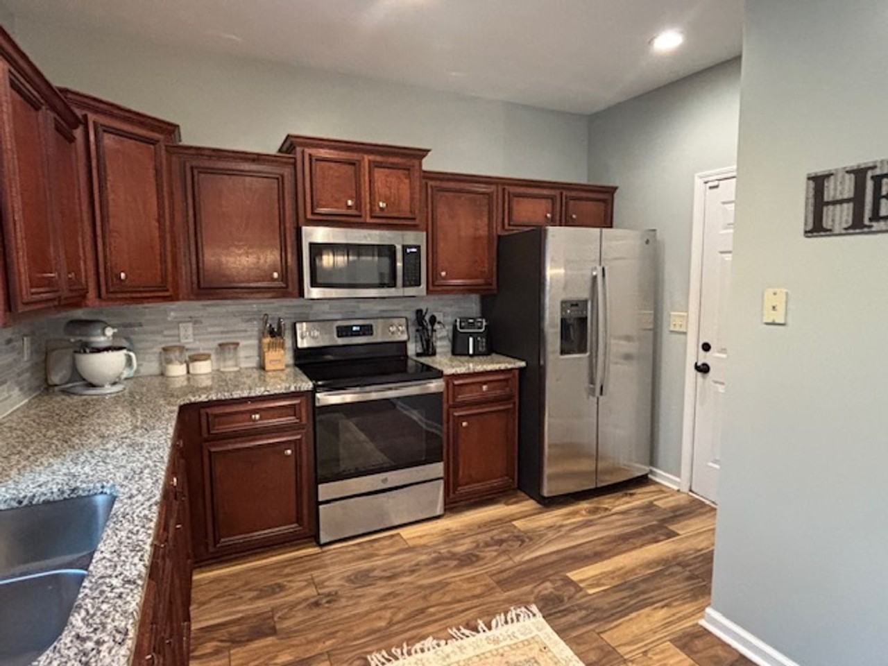 613 28th Ave - Photo 2 of 18