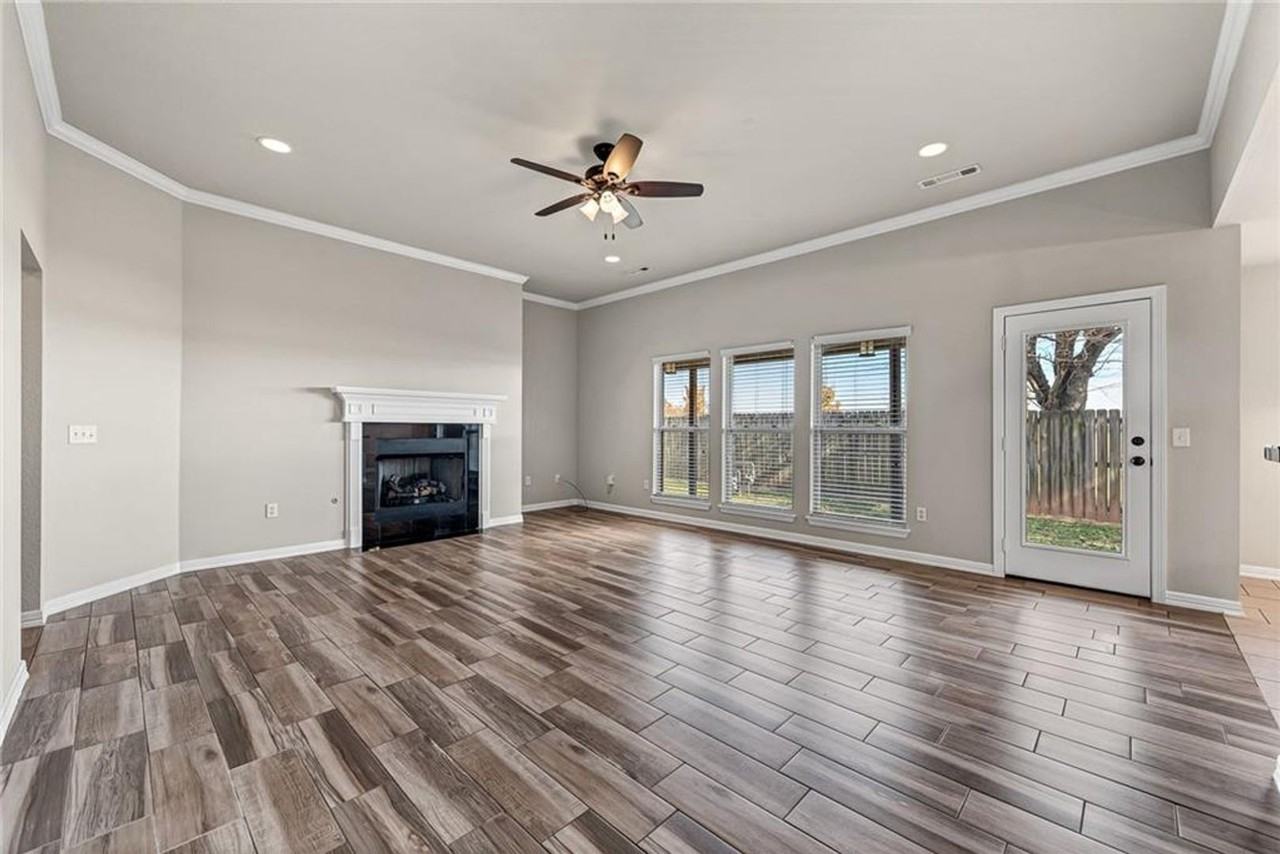 6016 S 36th St - Photo 5 of 14