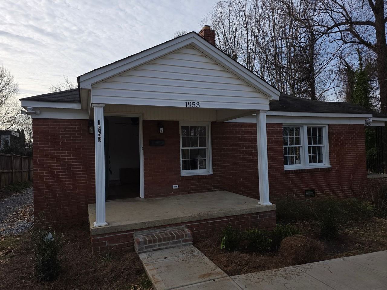 1953 Woodcrest Ave - Photo 2 of 15