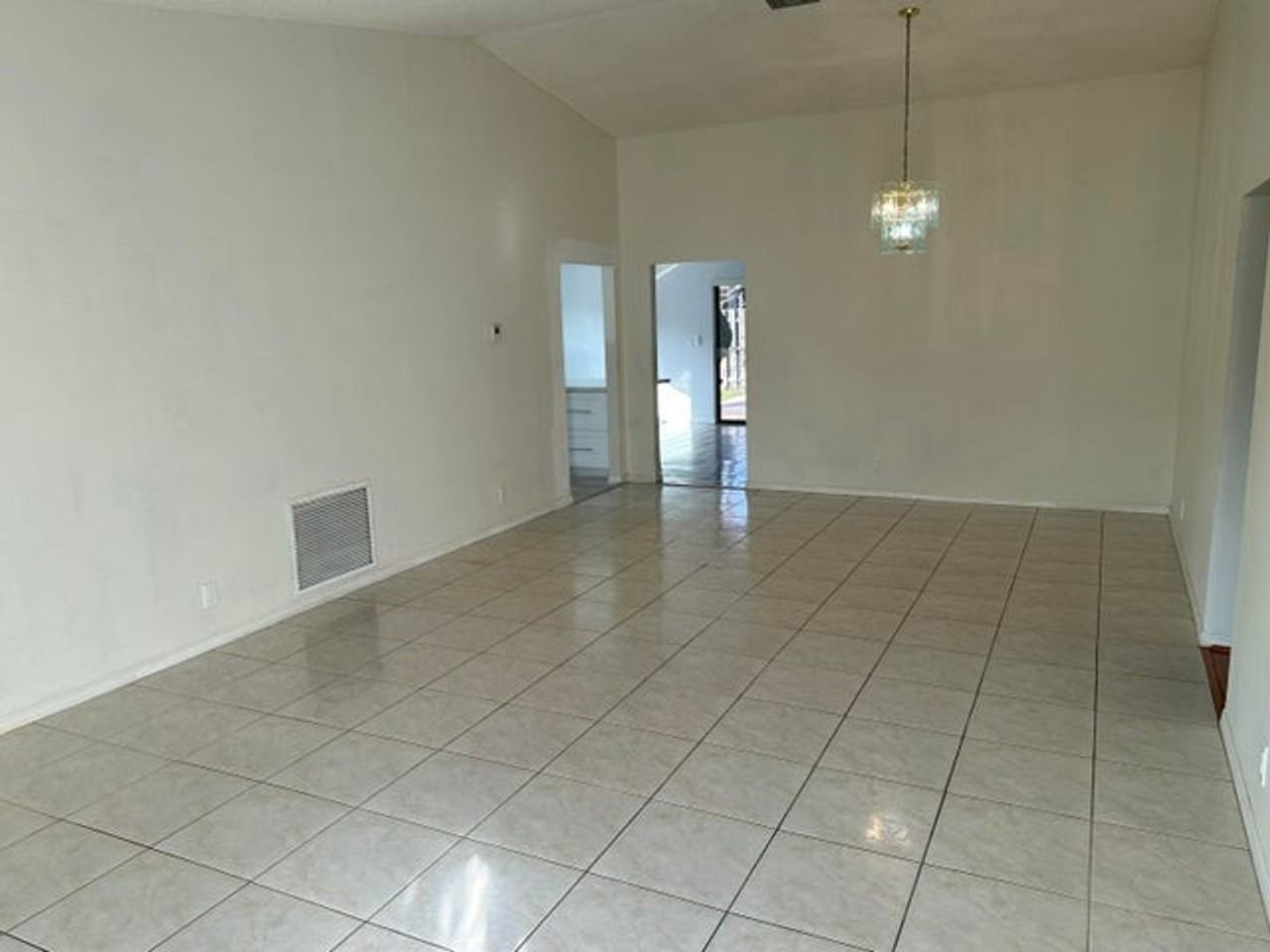 3291 Sw 4th St - Photo 6 of 24