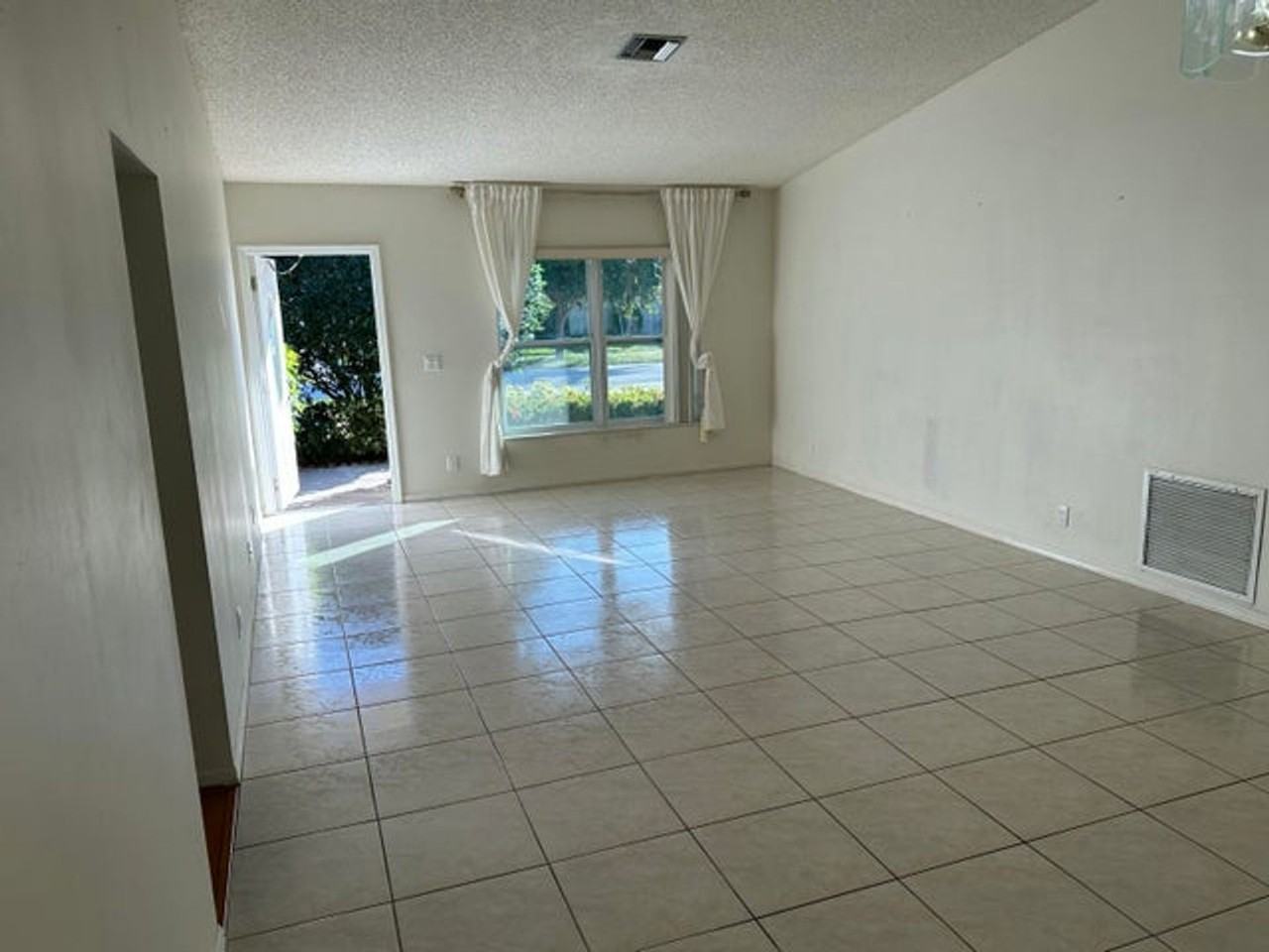 3291 Sw 4th St - Photo 7 of 24