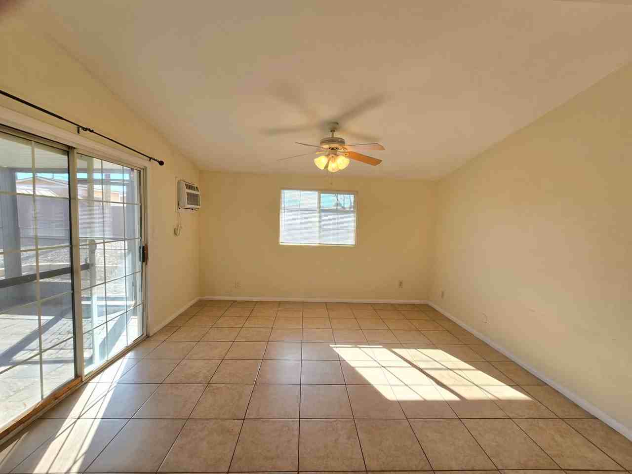 2010 W Lumber St - Photo 5 of 17