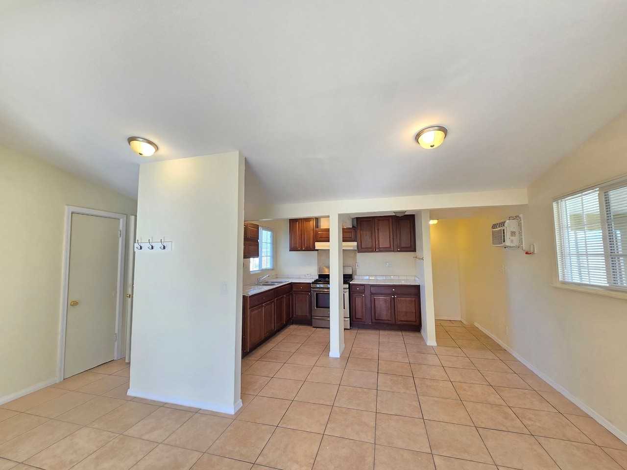 2010 W Lumber St - Photo 6 of 17