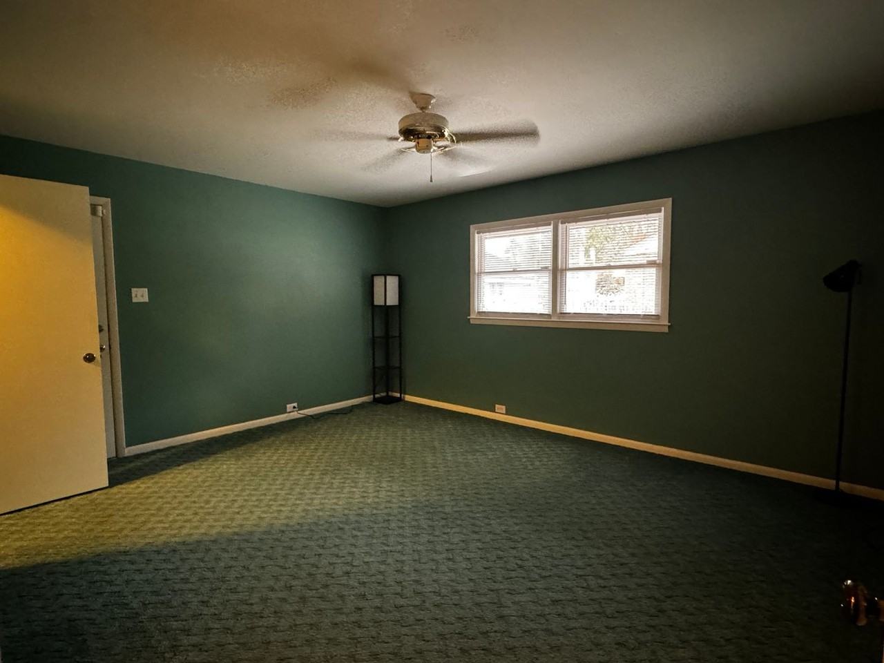 307 W 1st St - Photo 6 of 8