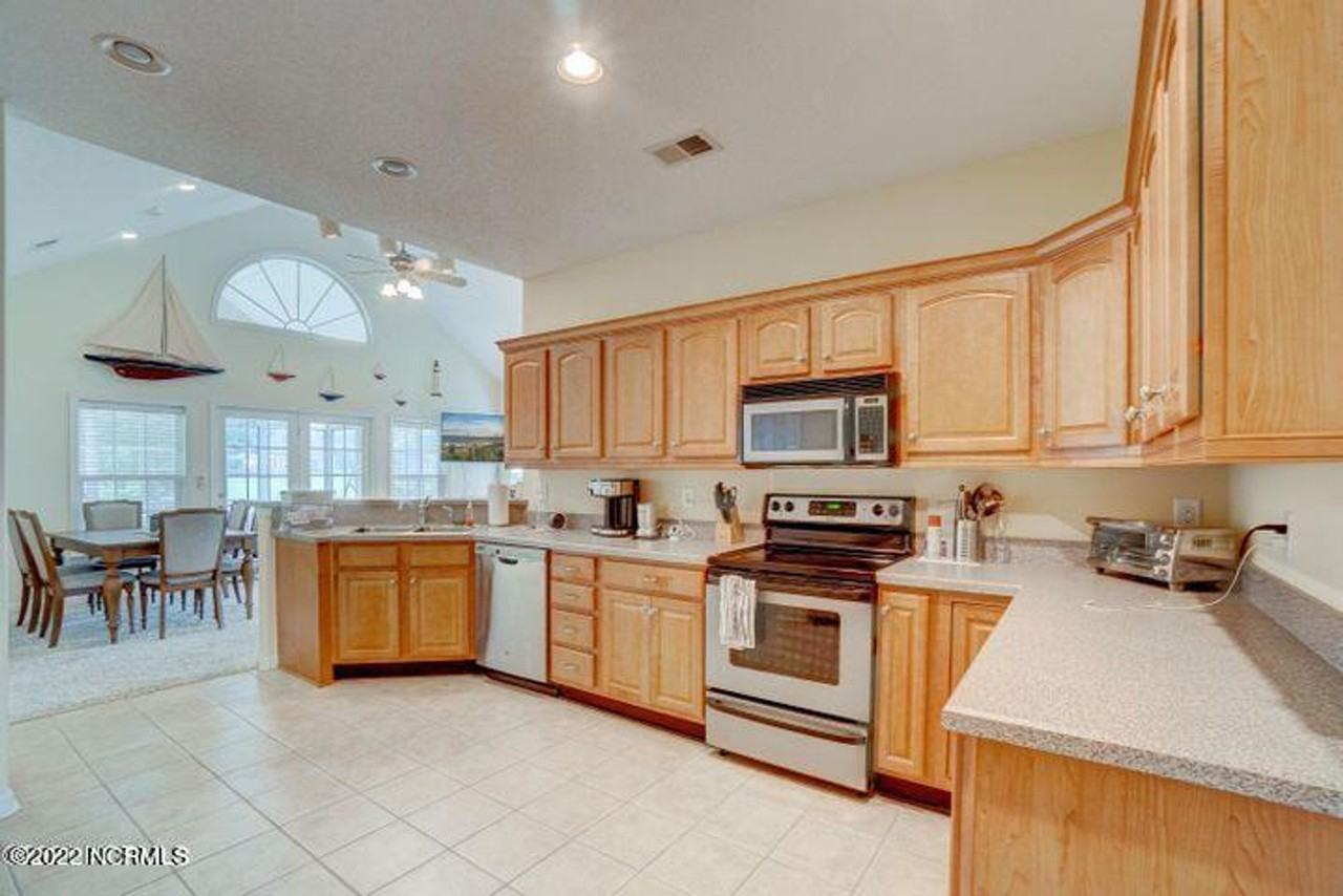 106 Ravennaside Dr Nw - Photo 3 of 27