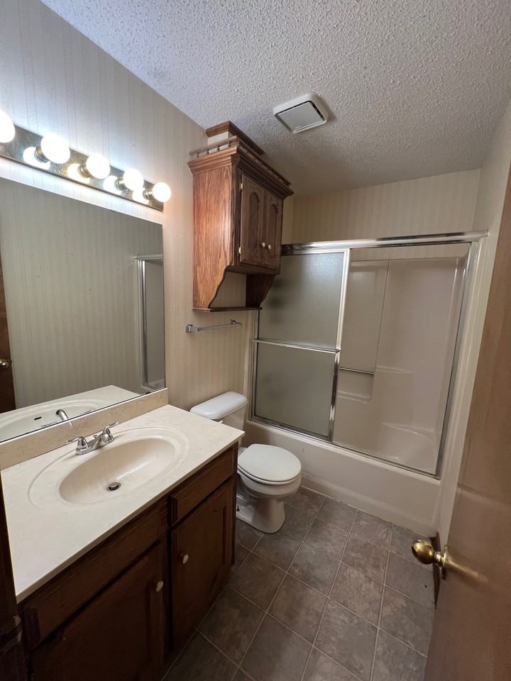 203 Kimball Dr - Photo 2 of 18