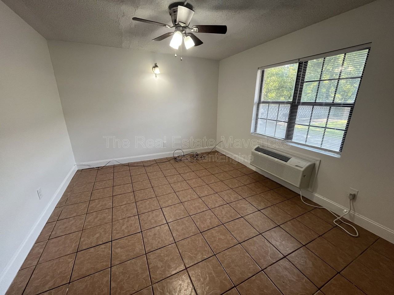 925 Shallowford Rd #34 - Photo 3 of 6