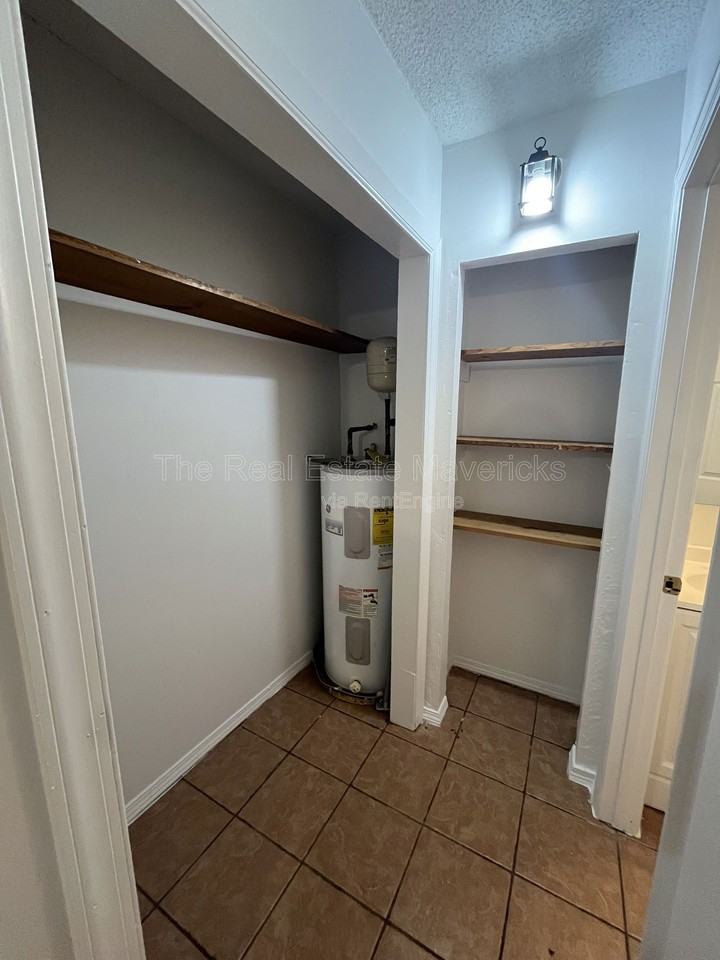 925 Shallowford Rd #34 - Photo 4 of 6