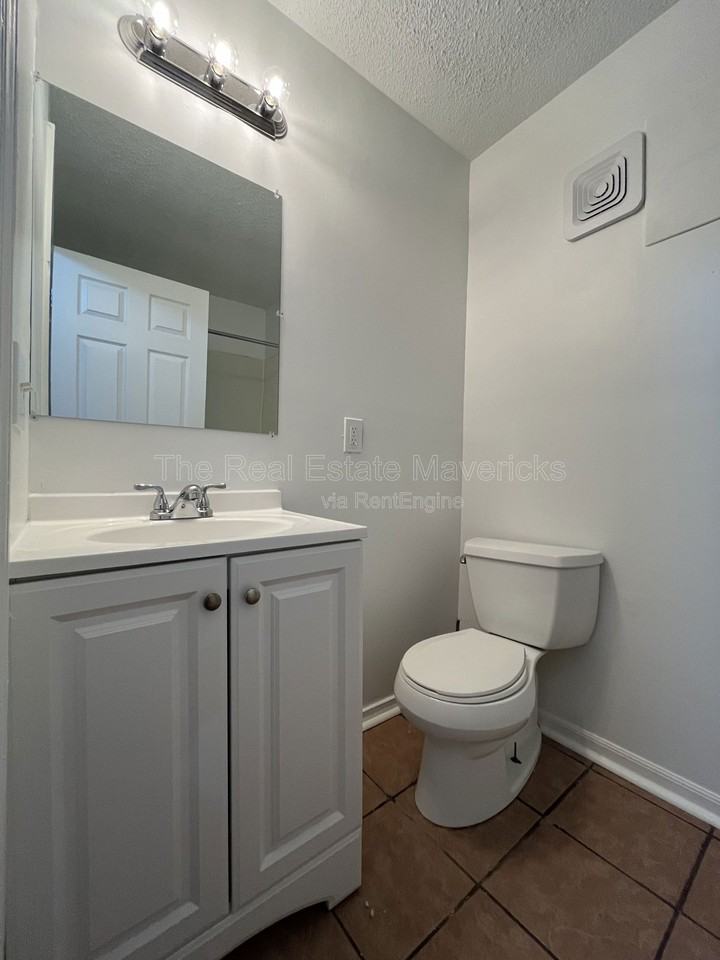 925 Shallowford Rd #34 - Photo 5 of 6