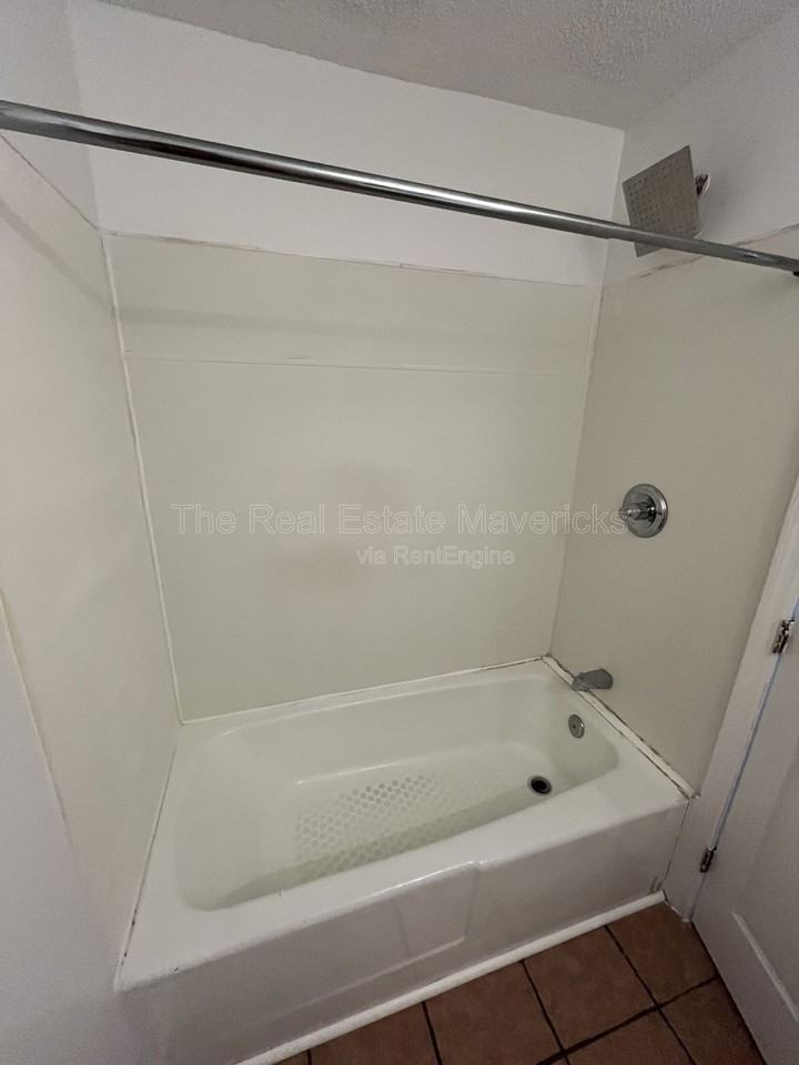 925 Shallowford Rd #34 - Photo 6 of 6