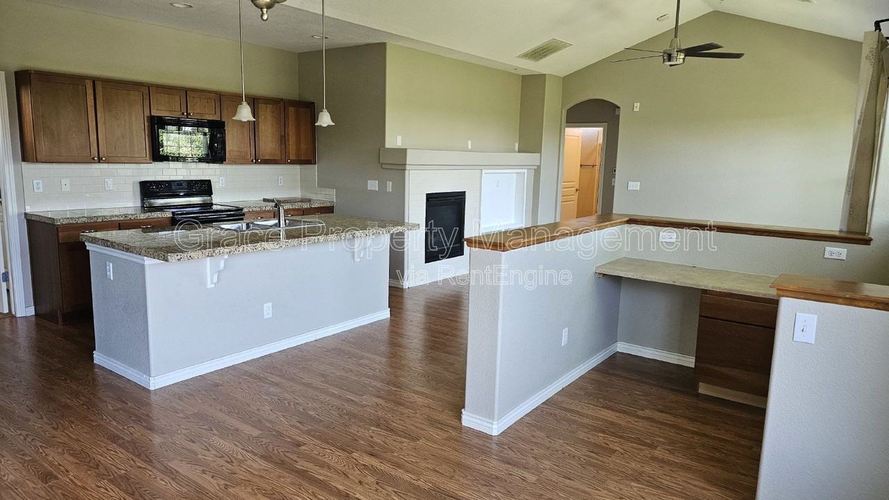 11992 W Long Cir #204 - Photo 2 of 23