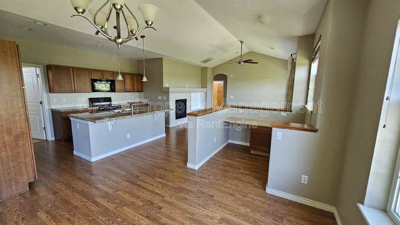 11992 W Long Cir #204 - Photo 3 of 23