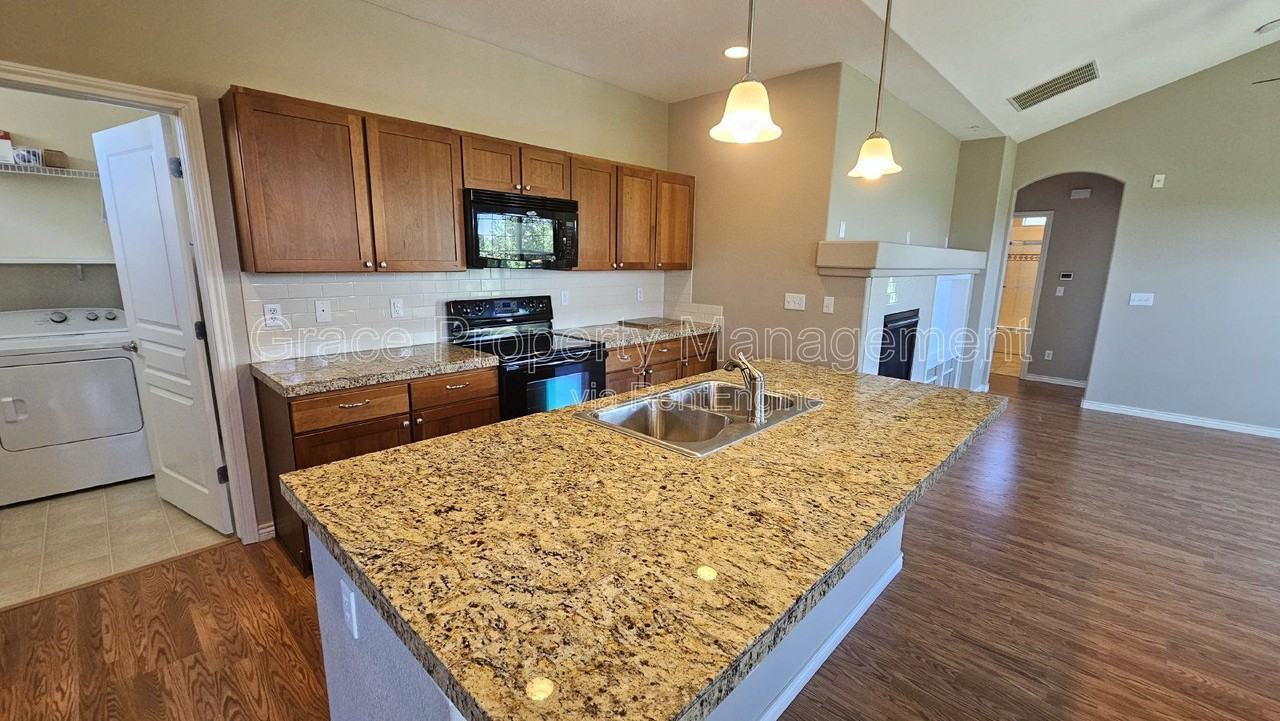 11992 W Long Cir #204 - Photo 6 of 23