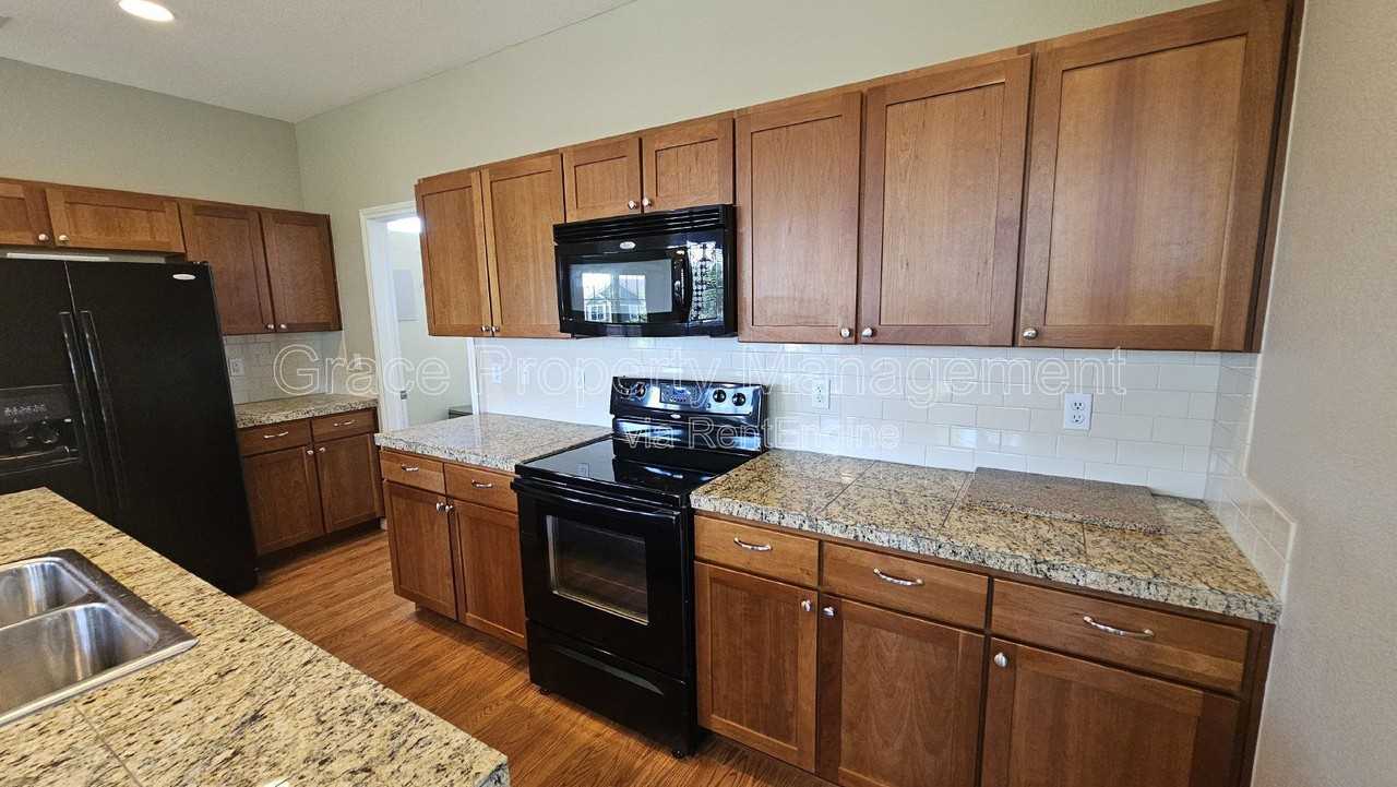 11992 W Long Cir #204 - Photo 7 of 23