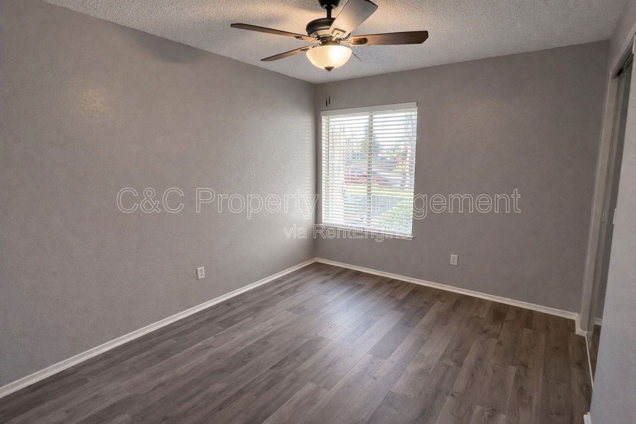 600 Loreli Ln - Photo 7 of 12