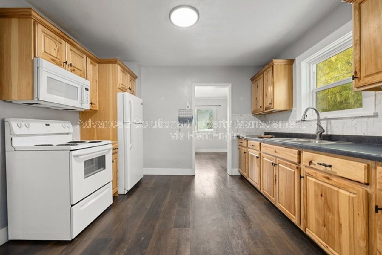 486 W 2nd Ave - Photo 7 of 24