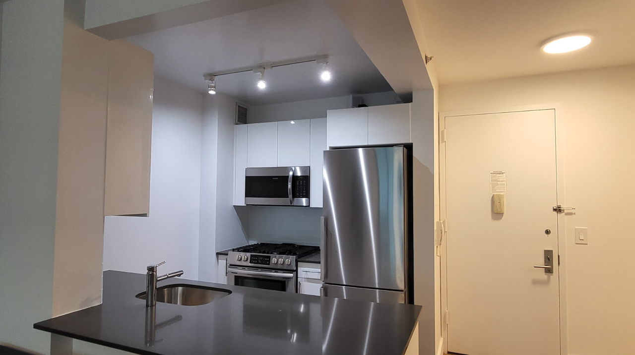 47-20 Center Boulevard #319 - Photo 3 of 12