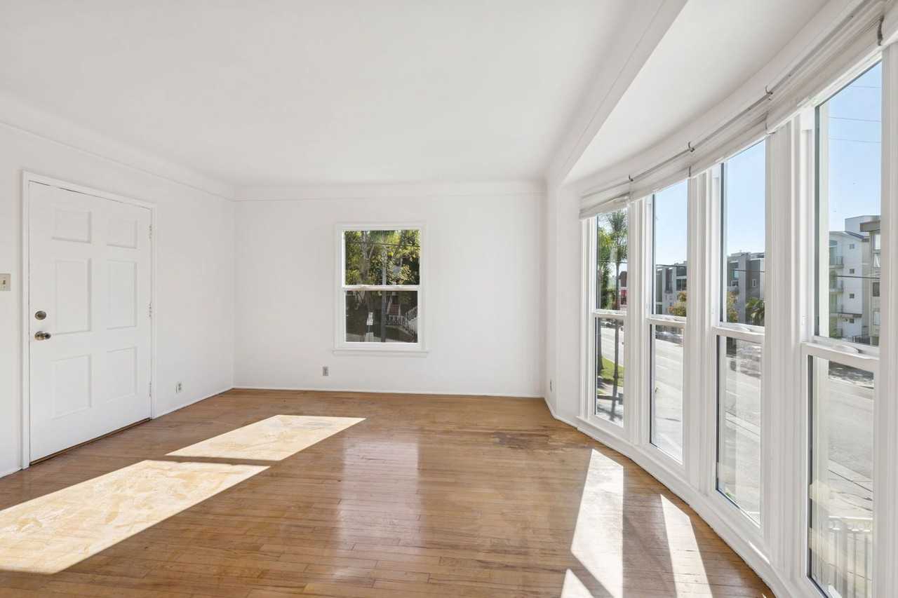 1556 S Beverly Glen Blvd #1556 - Photo 2 of 18