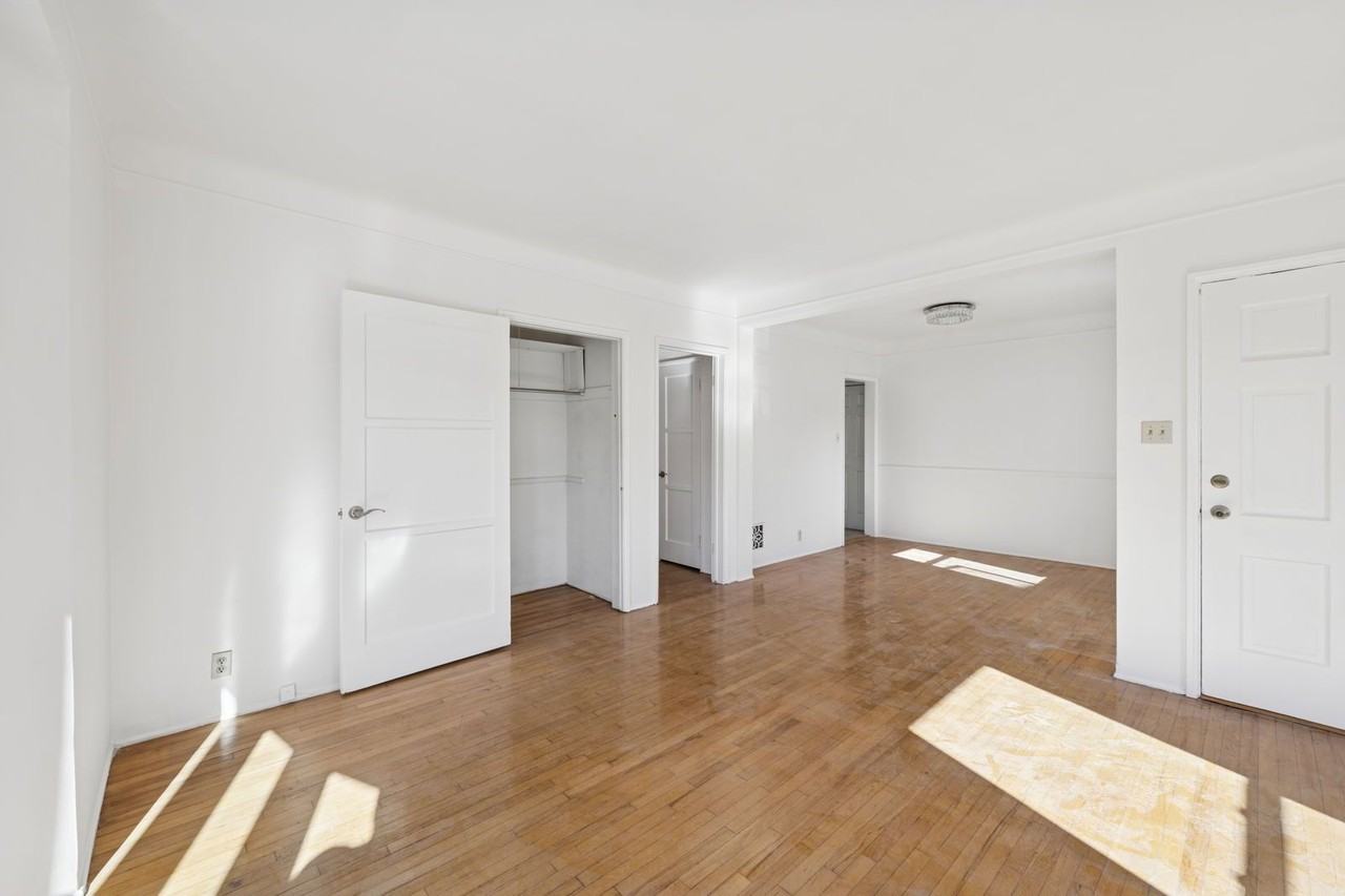 1556 S Beverly Glen Blvd #1556 - Photo 3 of 18