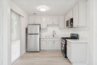 337 S Rexford Dr #1 - Photo 1 of 1