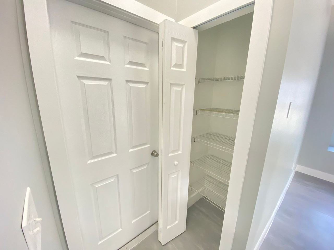 13245 Shore Dr - Photo 4 of 32