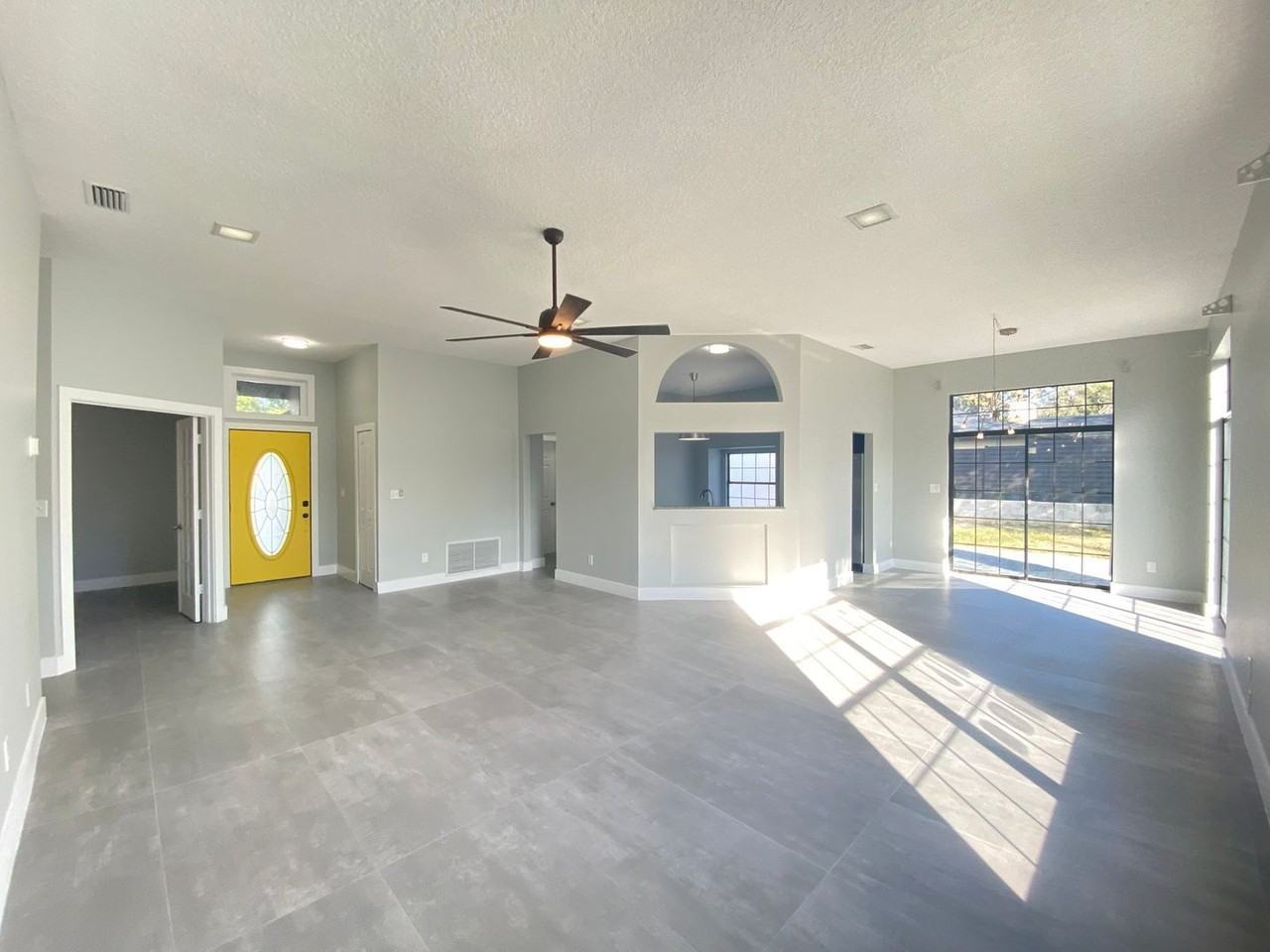 13245 Shore Dr - Photo 5 of 32