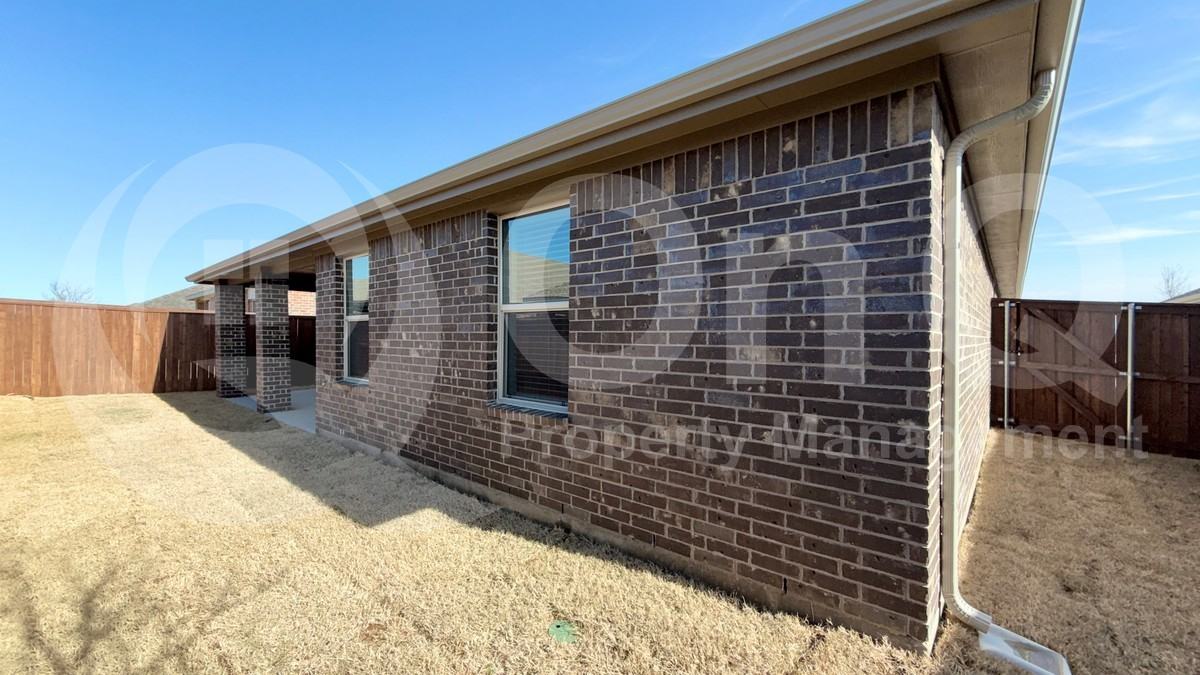 3920 Limestone Bluff Dr - Photo 5 of 23