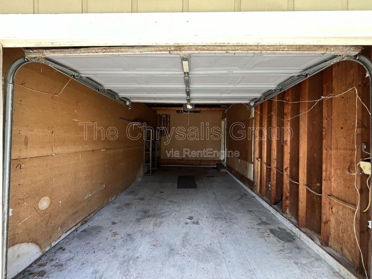 424 Heritage Ln - Photo 2 of 12