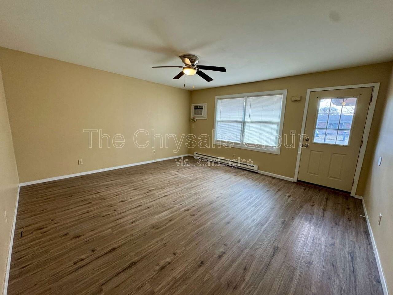 424 Heritage Ln - Photo 4 of 12